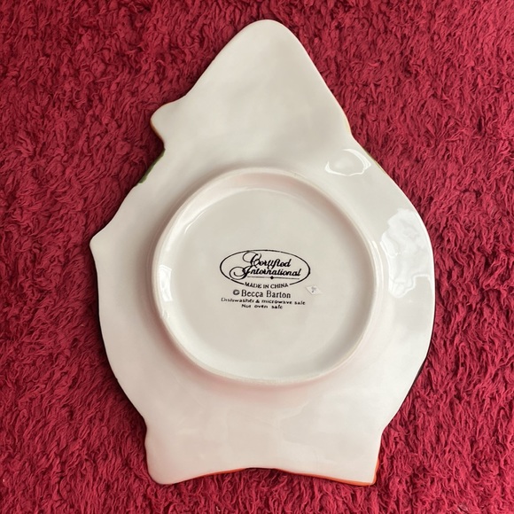 “Christmas Penguin Set of Plate & Mug” - Picture 7 of 11